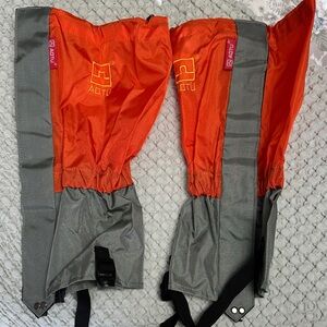 AOTU Vibrant Orange and Gray Gaiters